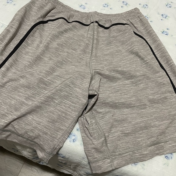 EUC Lululemon Pace Breaker Lined Shorts 9” - Picture 5 of 11